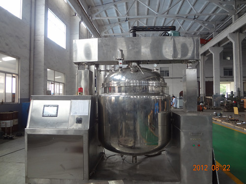 真空行星攪拌機與傳統(tǒng)攪拌設備的比較分析